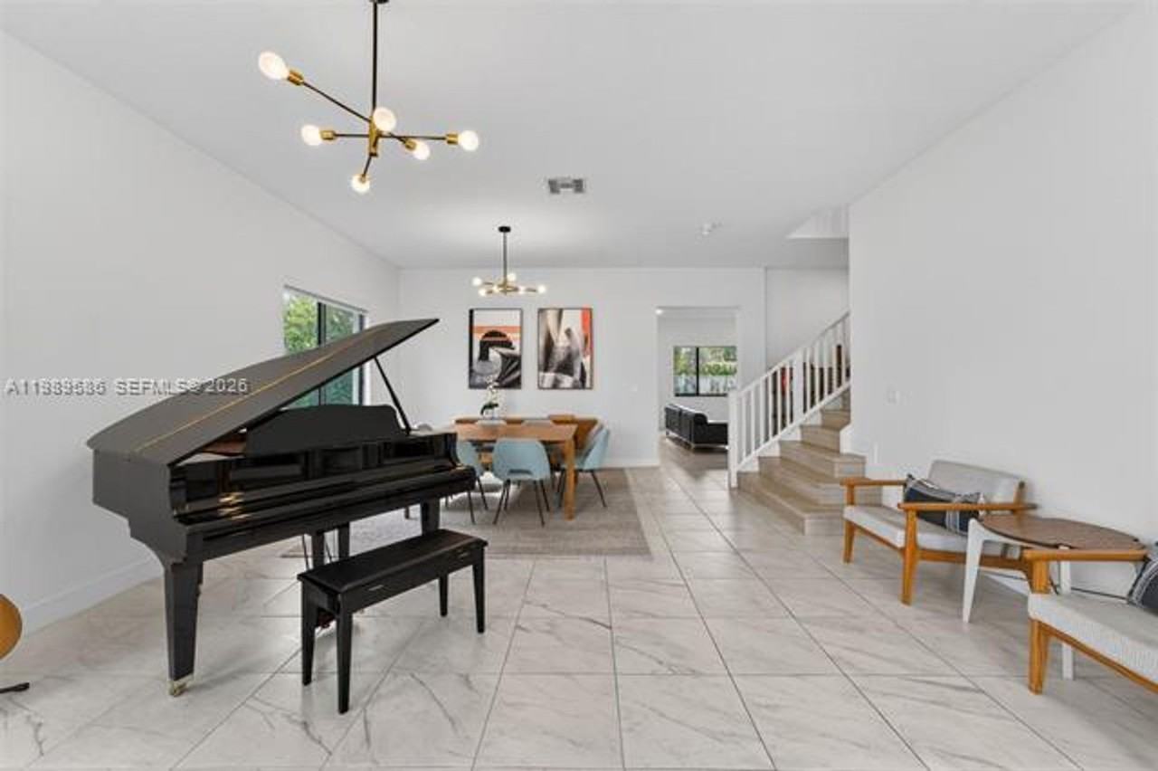 8267 Sw 120th Ter - Photo 3 of 50