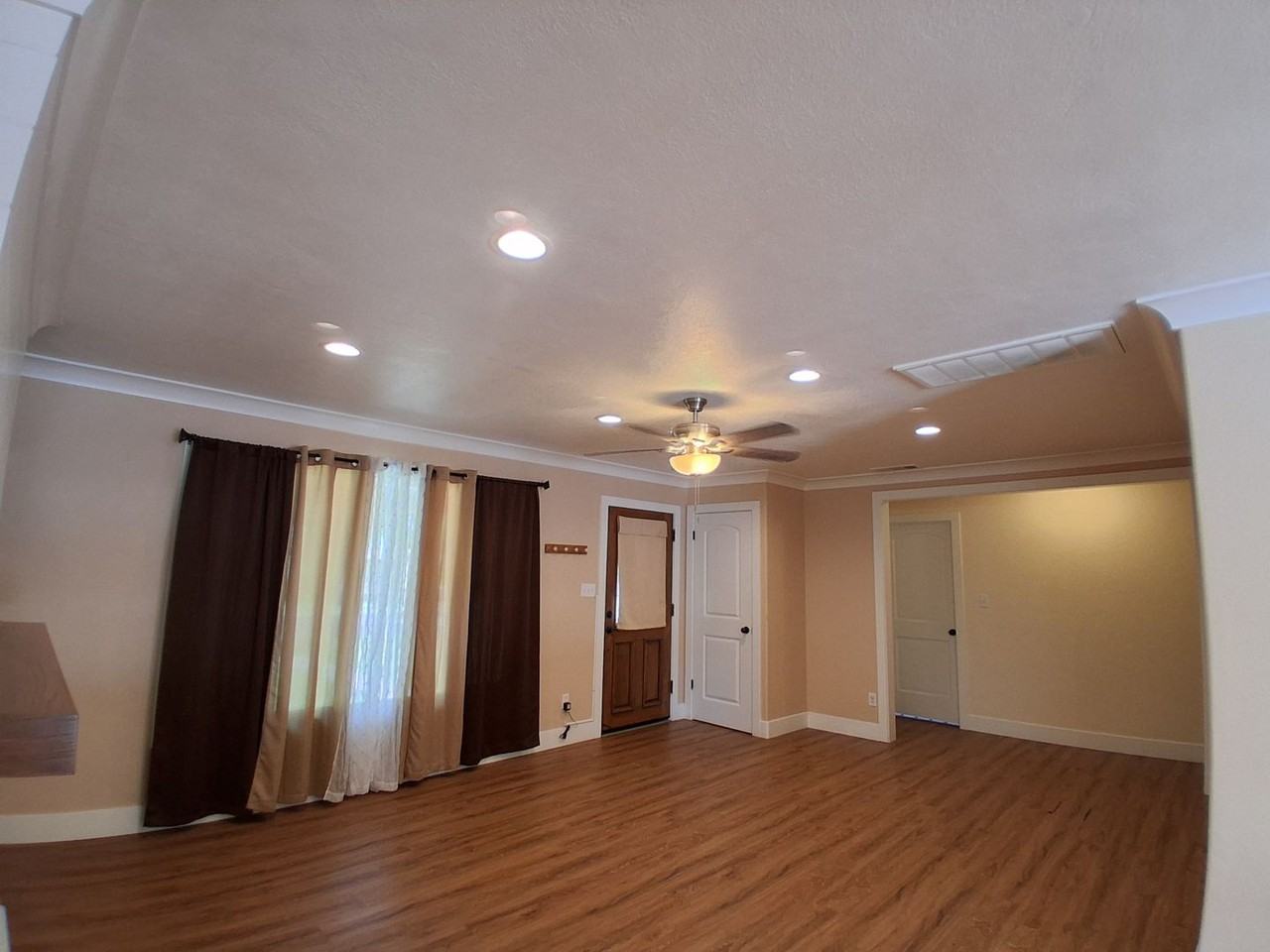 340 N Santa Rosa Ave - Photo 2 of 33