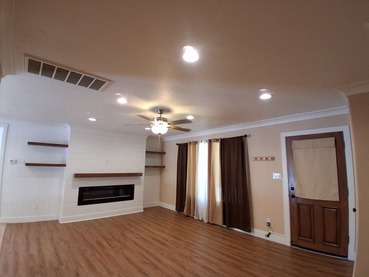 340 N Santa Rosa Ave - Photo 4 of 33