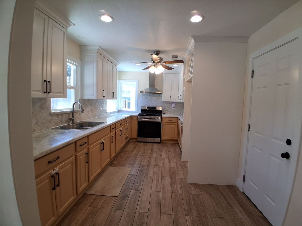 340 N Santa Rosa Ave - Photo 6 of 33