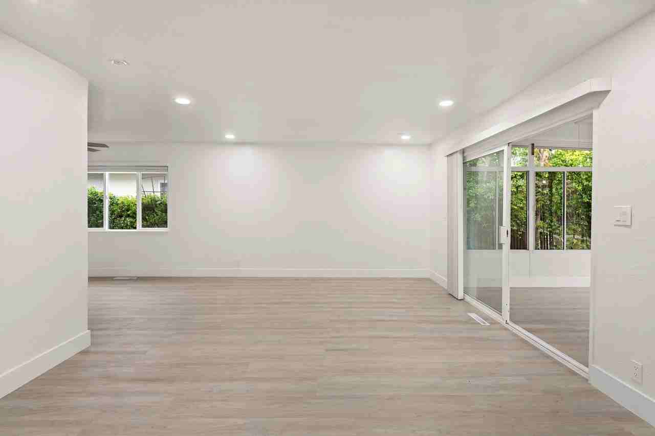 10852 Alderbrook Ln - Photo 4 of 11
