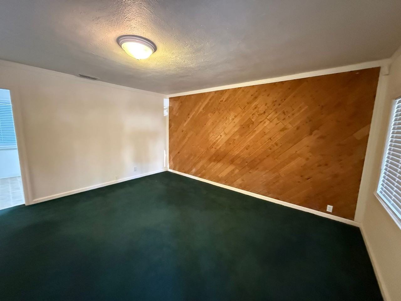 1720 Vermont Ave - Photo 2 of 10