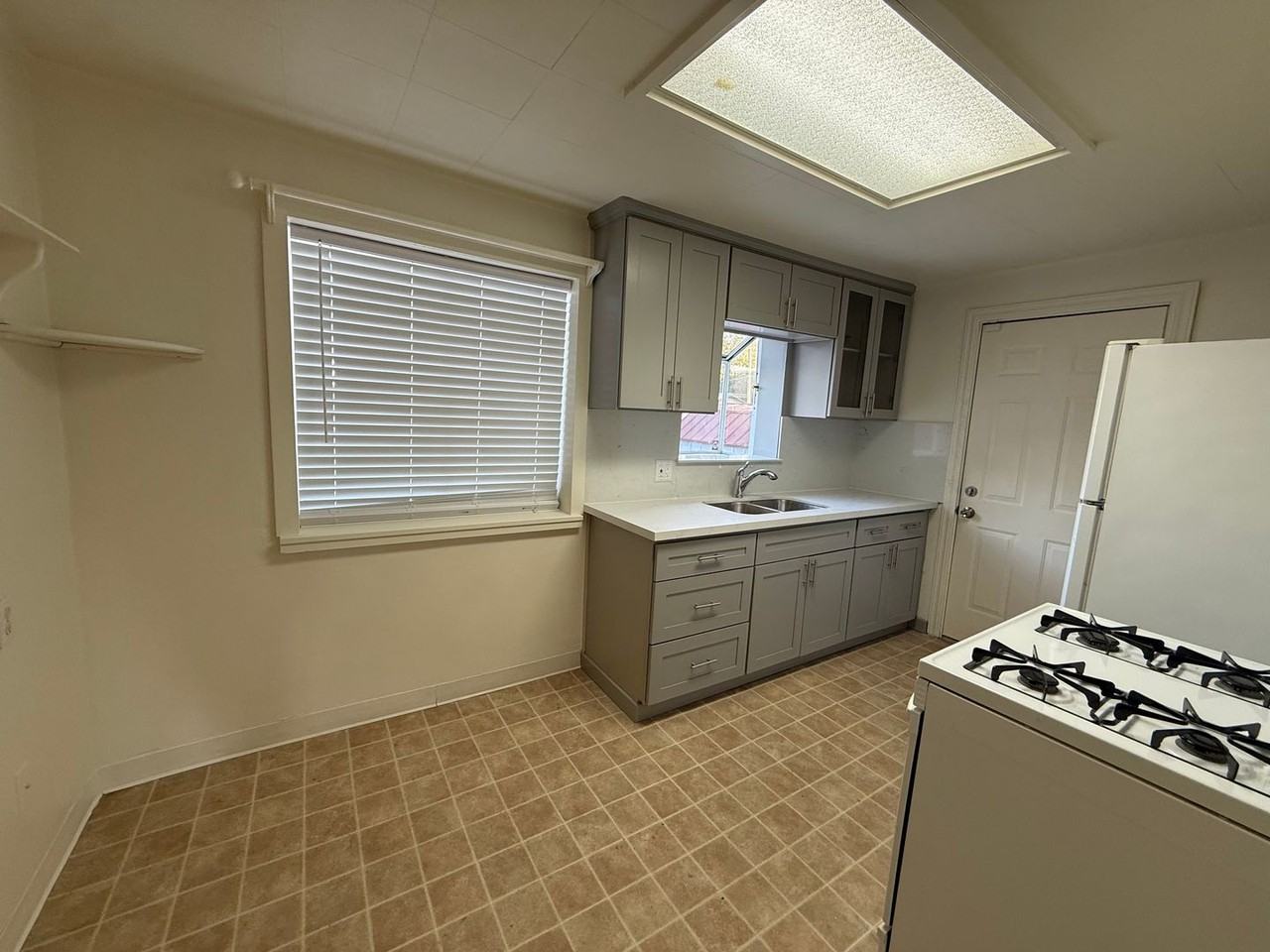 1720 Vermont Ave - Photo 3 of 10