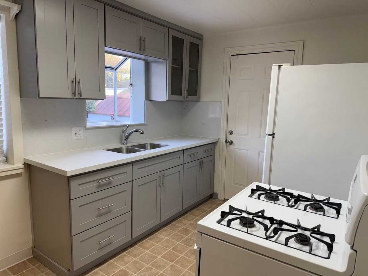 1720 Vermont Ave - Photo 4 of 10