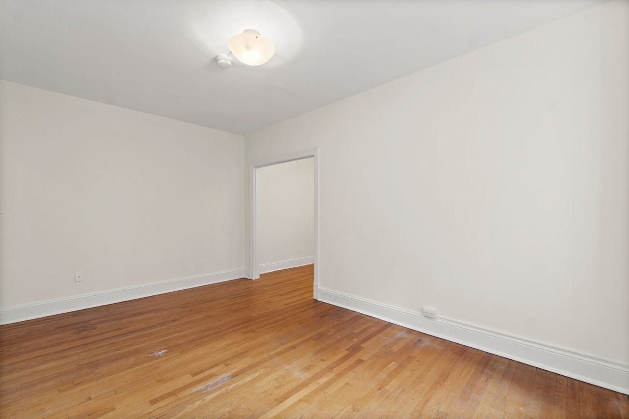 1954 Columbia Rd Nw #304 - Photo 4 of 22