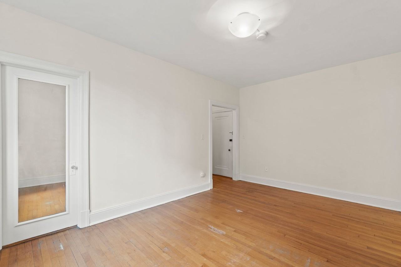 1954 Columbia Rd Nw #304 - Photo 5 of 22
