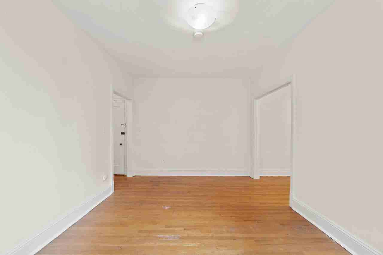 1954 Columbia Rd Nw #304 - Photo 6 of 22