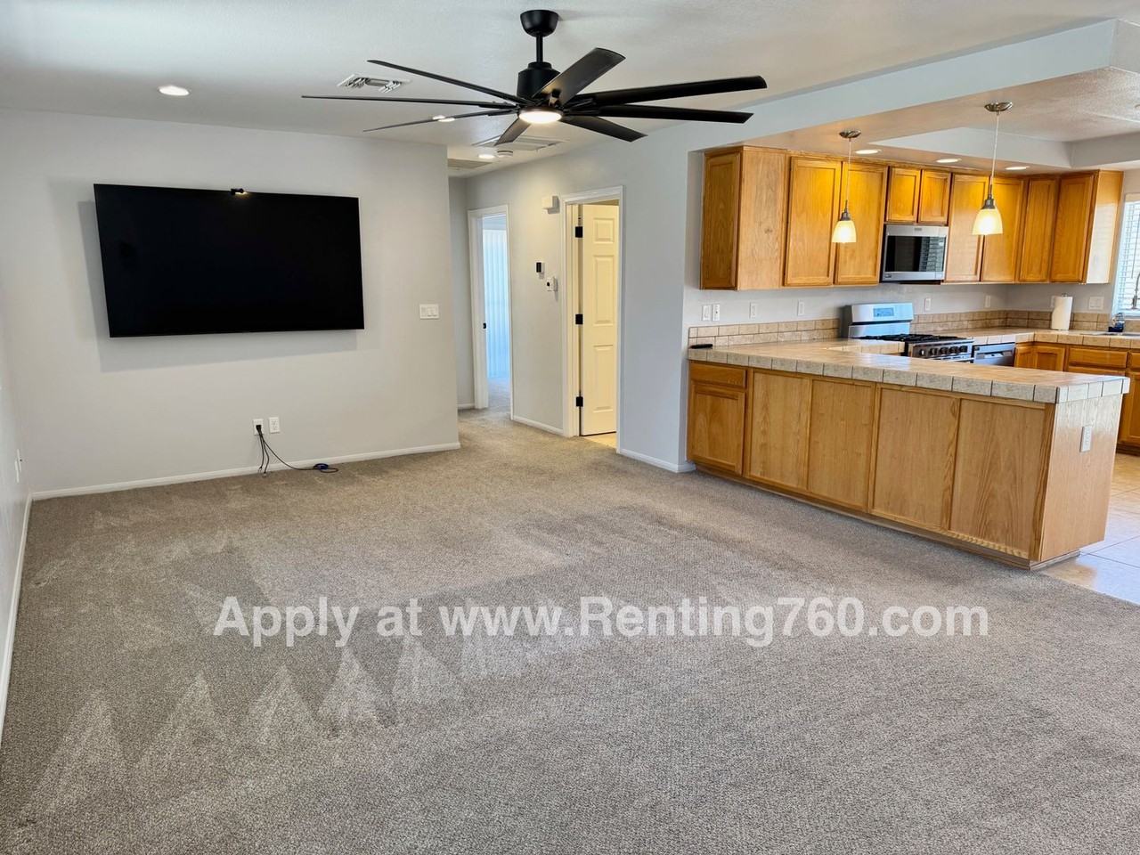 6785 Saladin Ave - Photo 4 of 29