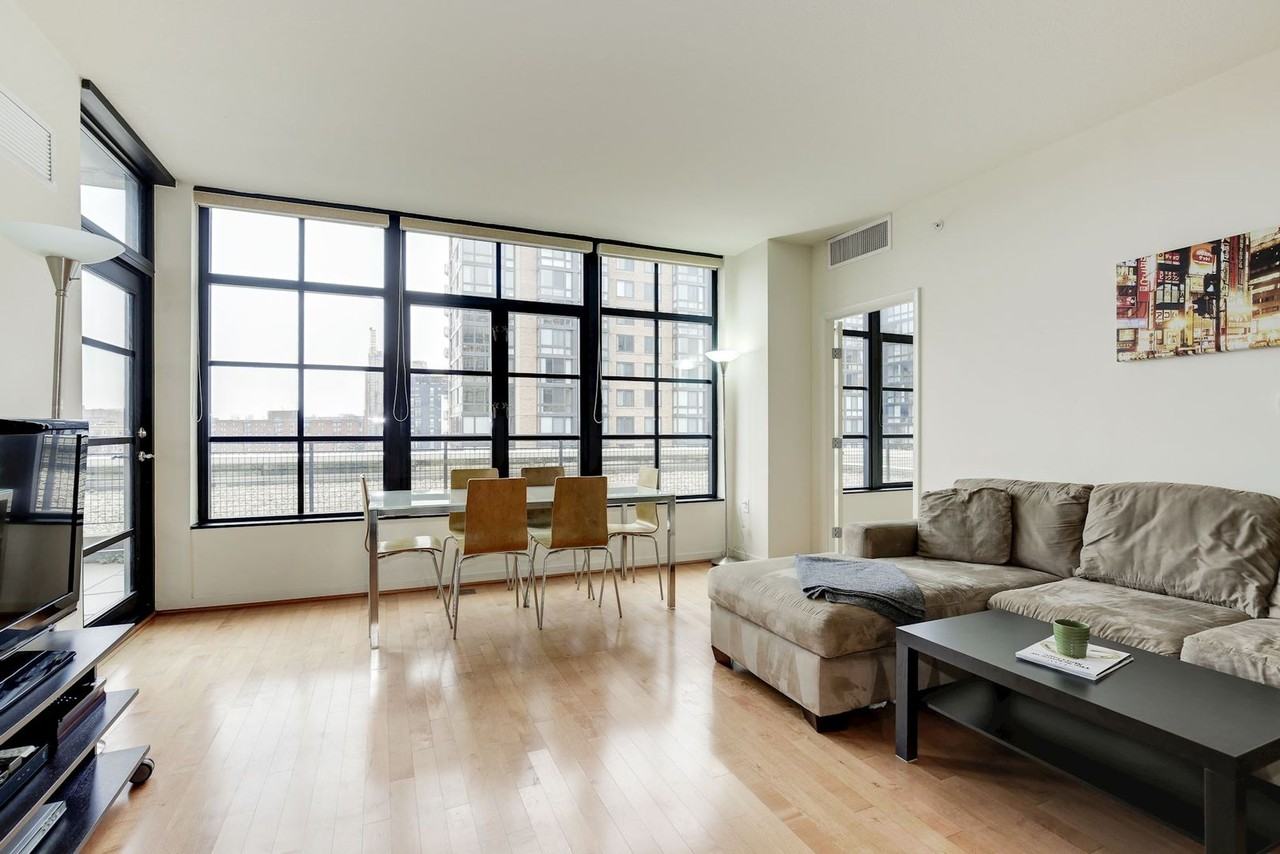 437 New York Ave Nw #510 - Photo 5 of 30