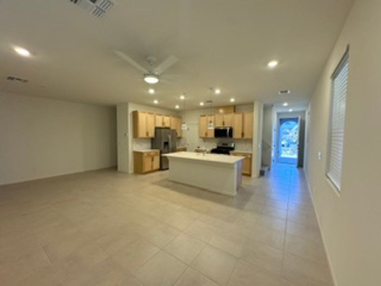 9131 Rivington Ave - Photo 3 of 36