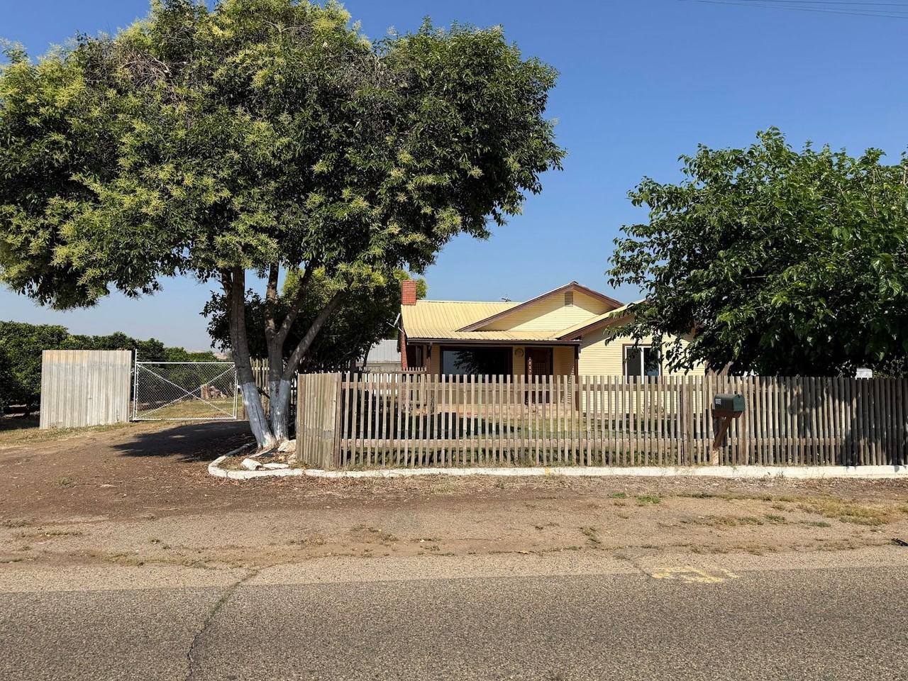 8897 Jacobs Ave - Photo 2 of 32