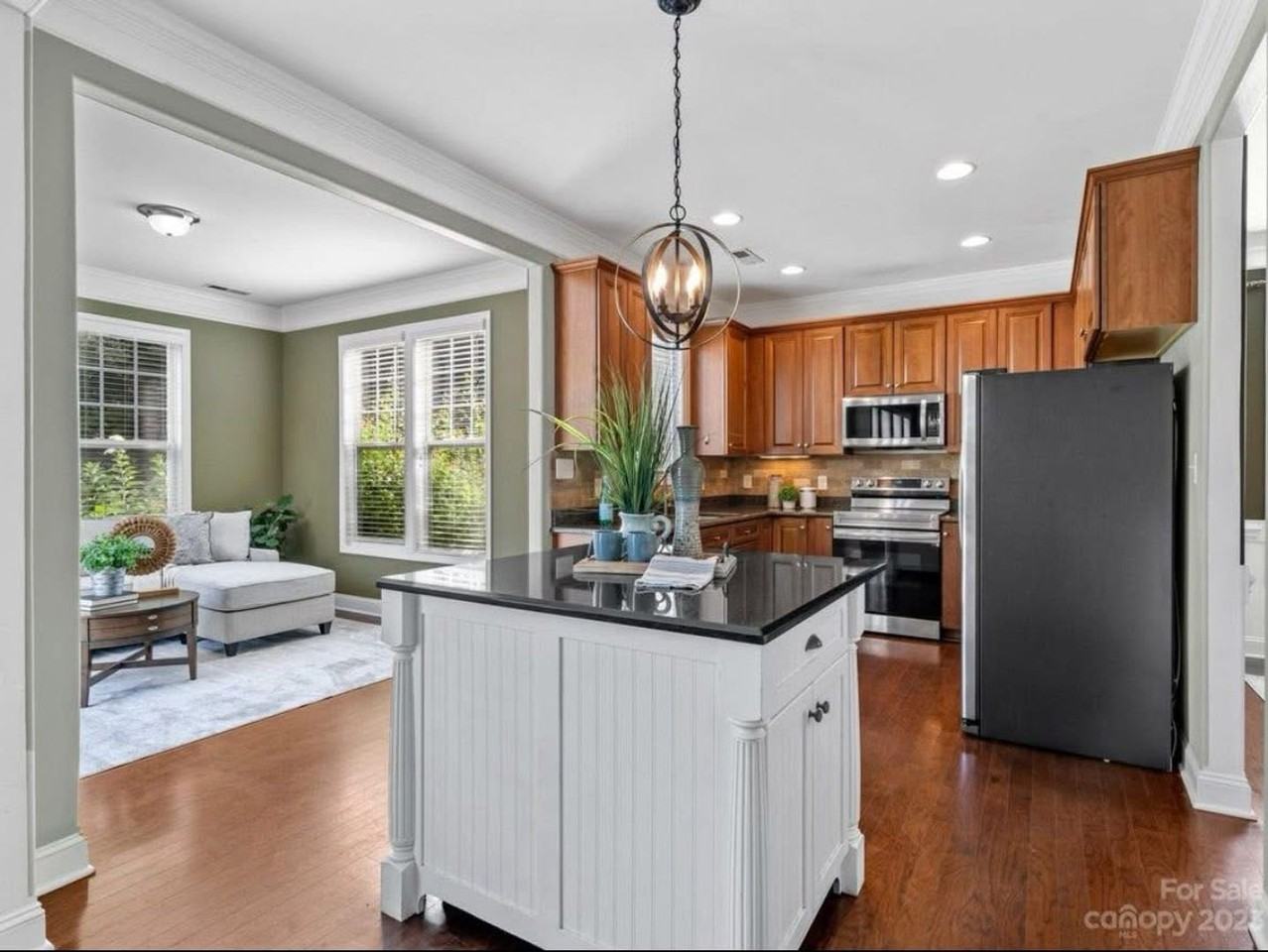 9925 Shellview Ln - Photo 4 of 14