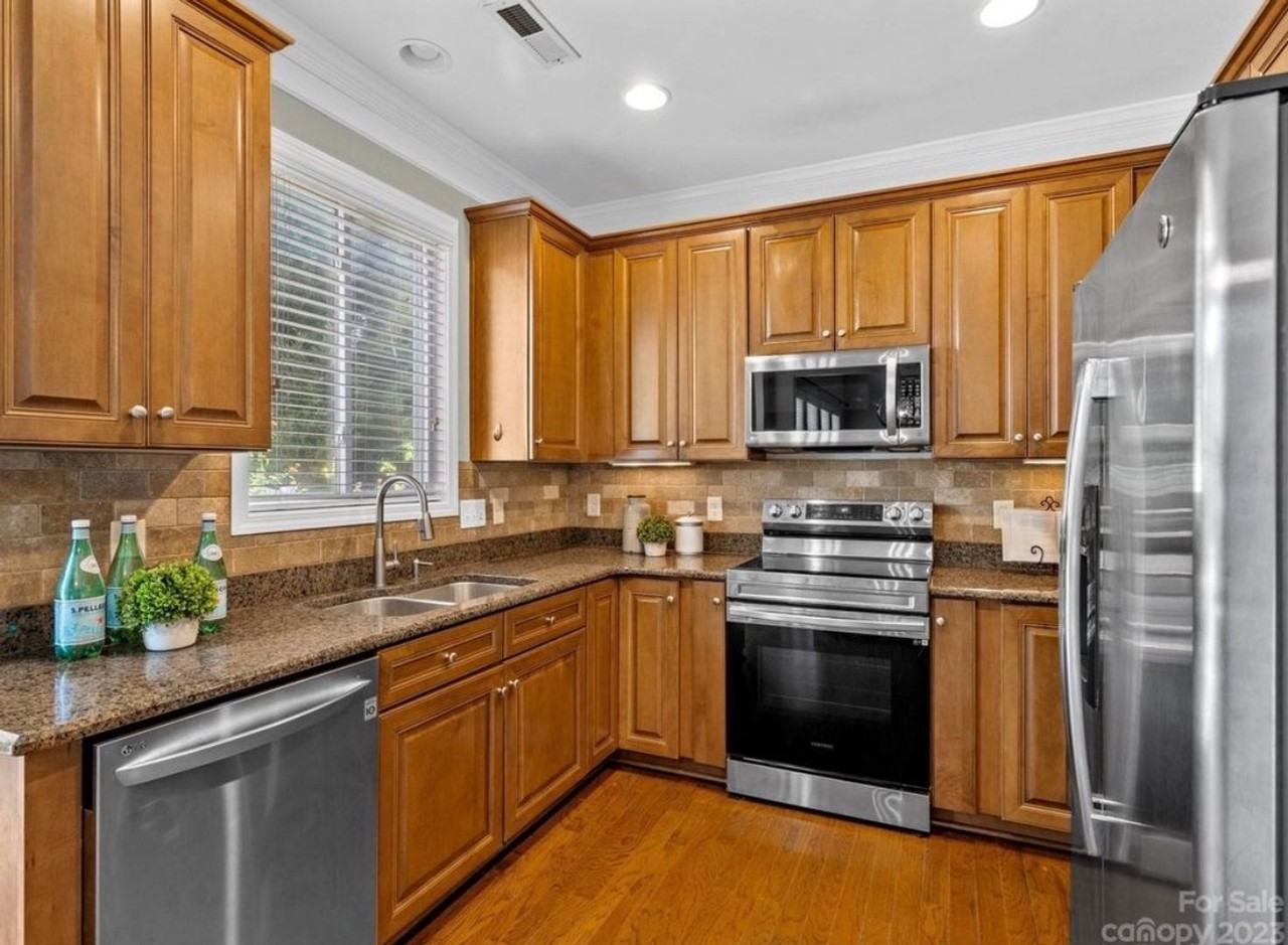 9925 Shellview Ln - Photo 5 of 14