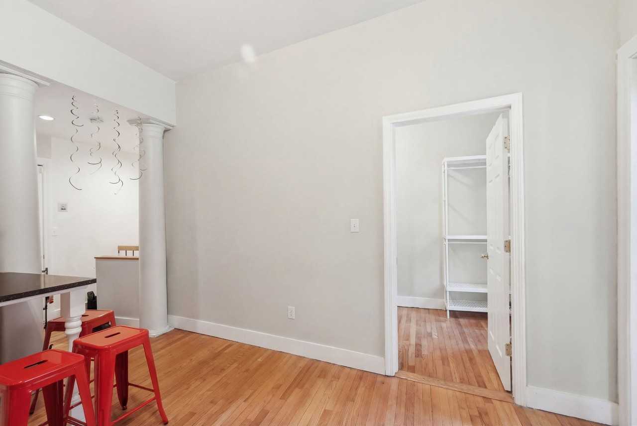 20 Symphony Rd #20 - Photo 6 of 8