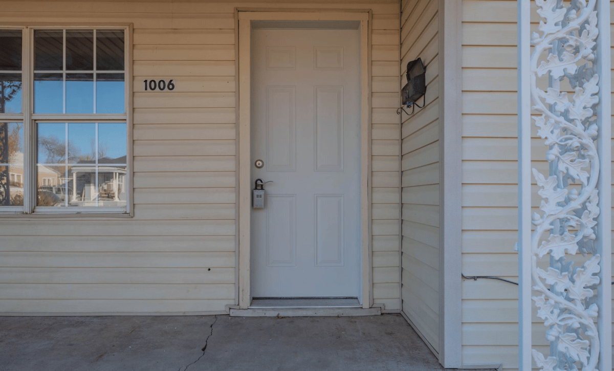 1006 N Lackey St - Photo 3 of 14