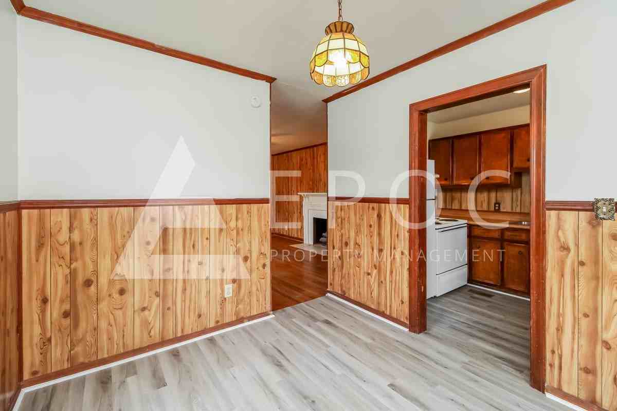 919 Bellvue St - Photo 3 of 15