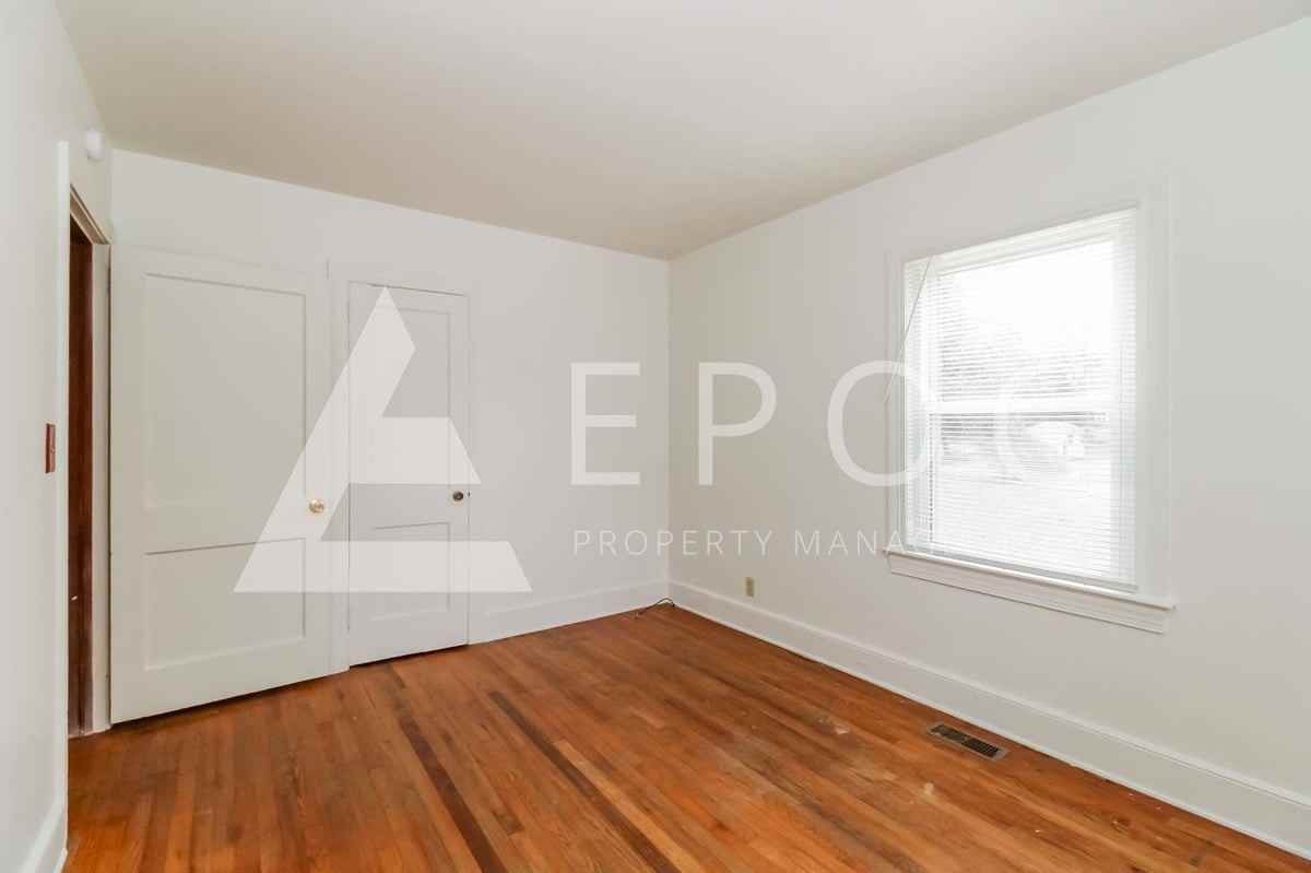 919 Bellvue St - Photo 5 of 15