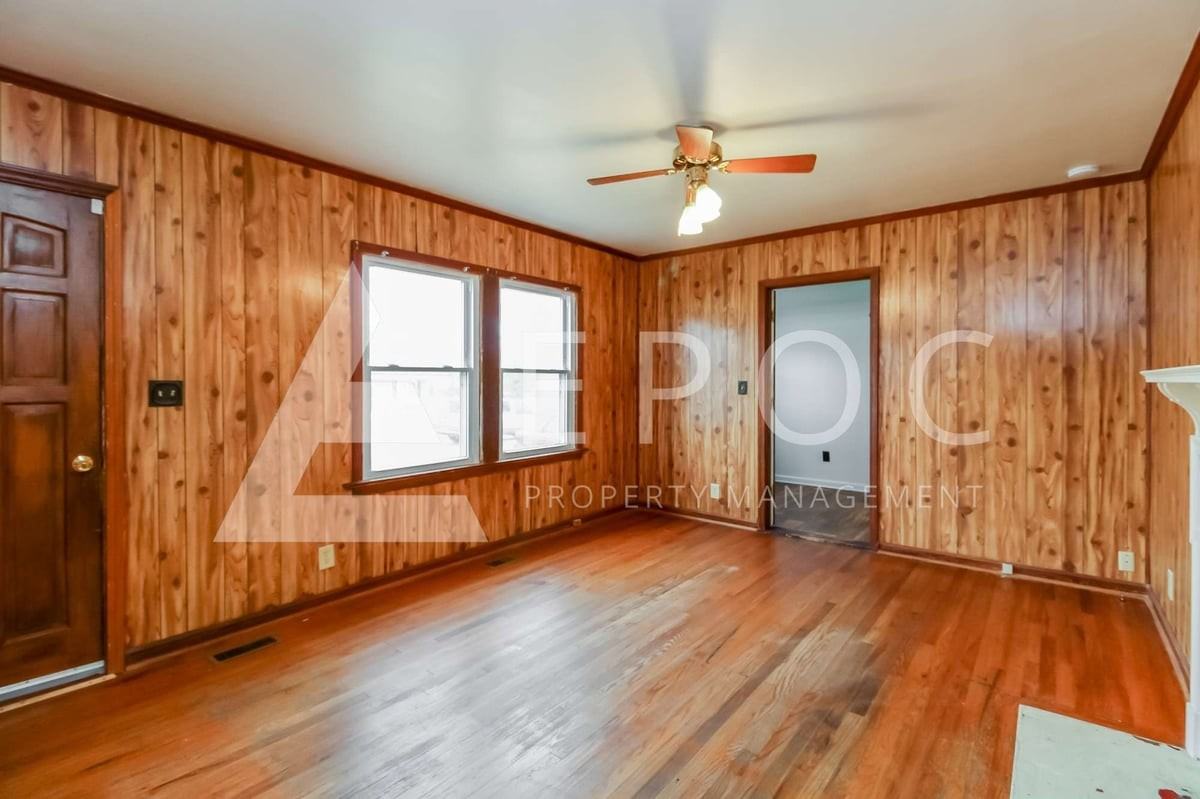 919 Bellvue St - Photo 7 of 15