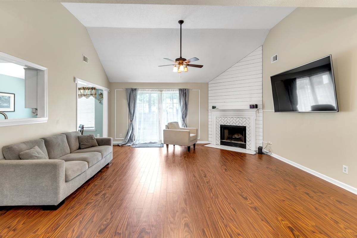 307 Coffee Bluff Villa Rd - Photo 3 of 48