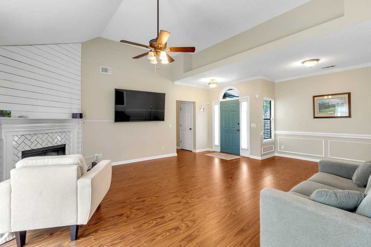 307 Coffee Bluff Villa Rd - Photo 4 of 48
