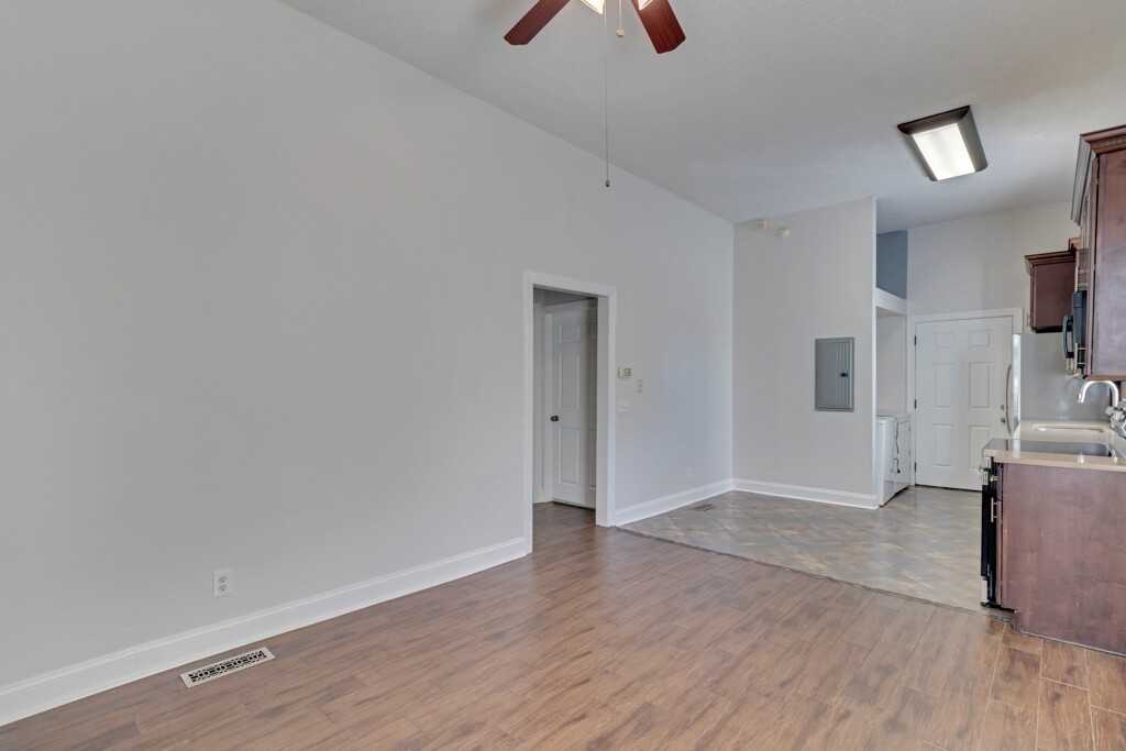 419 E 31st St - Photo 2 of 18