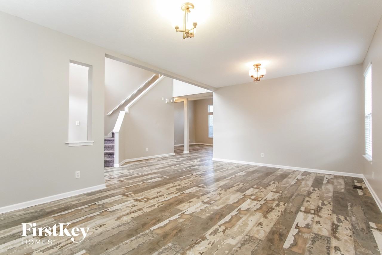 1526 Old Thicket Ct - Photo 2 of 15