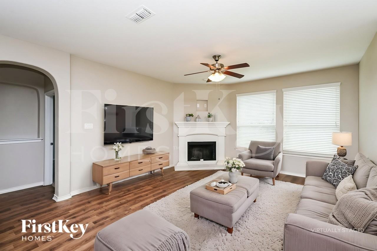 1205 Jake Ct - Photo 3 of 20