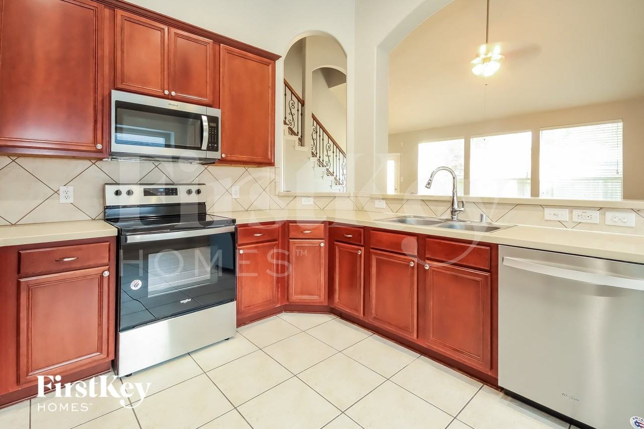 12323 Crescent Mountain Ln - Photo 5 of 15