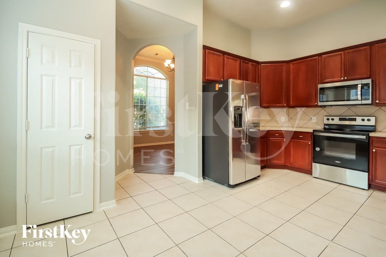 12323 Crescent Mountain Ln - Photo 6 of 15