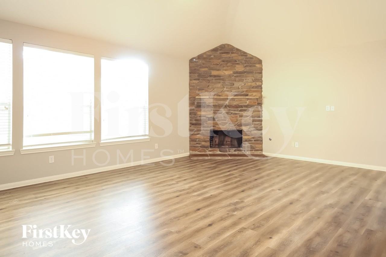 12323 Crescent Mountain Ln - Photo 7 of 15