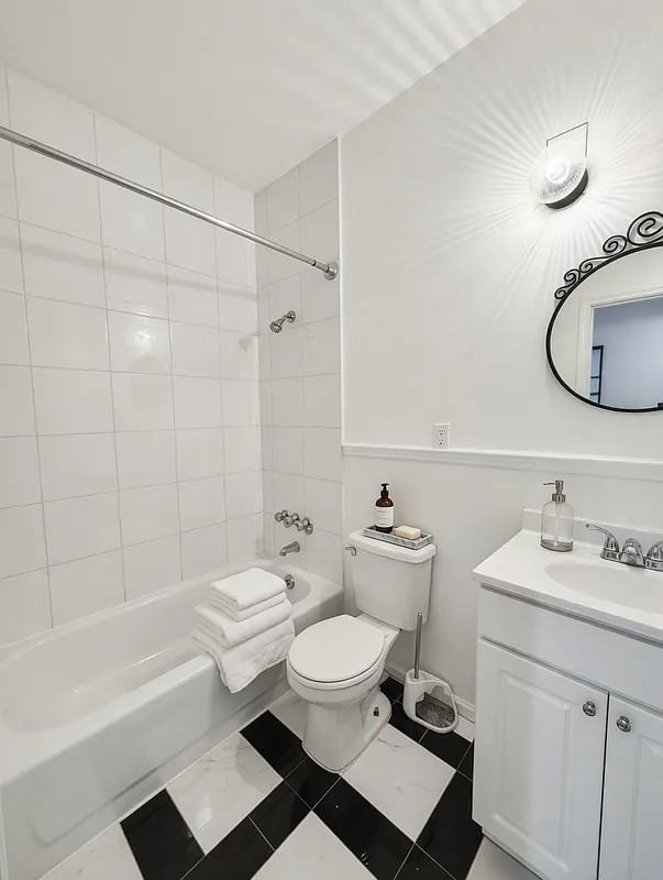 370 W 52nd St #2C - Photo 5 of 5
