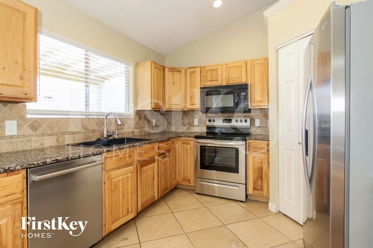 6408 W Grandview Rd - Photo 6 of 15