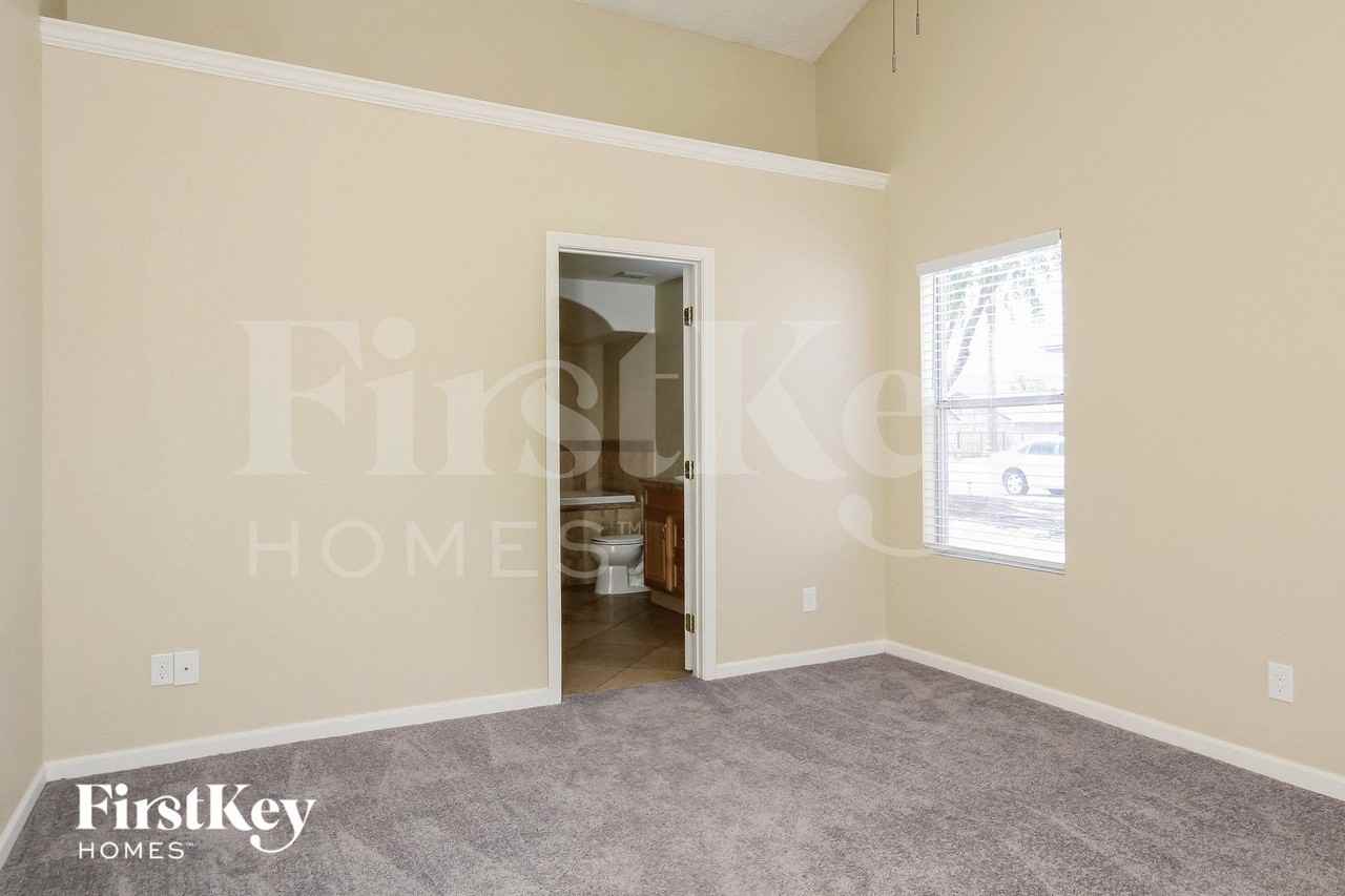 6408 W Grandview Rd - Photo 7 of 15