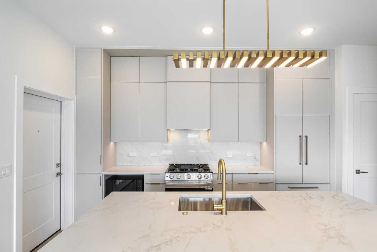 1628 N Damen Ave #401 - Photo 4 of 8