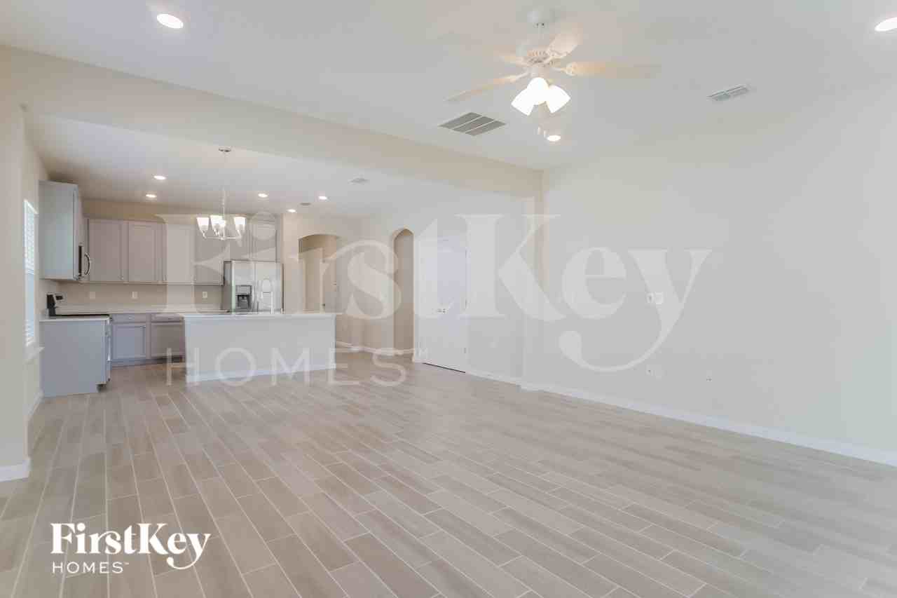 332 Stone Arbor Ln - Photo 3 of 17