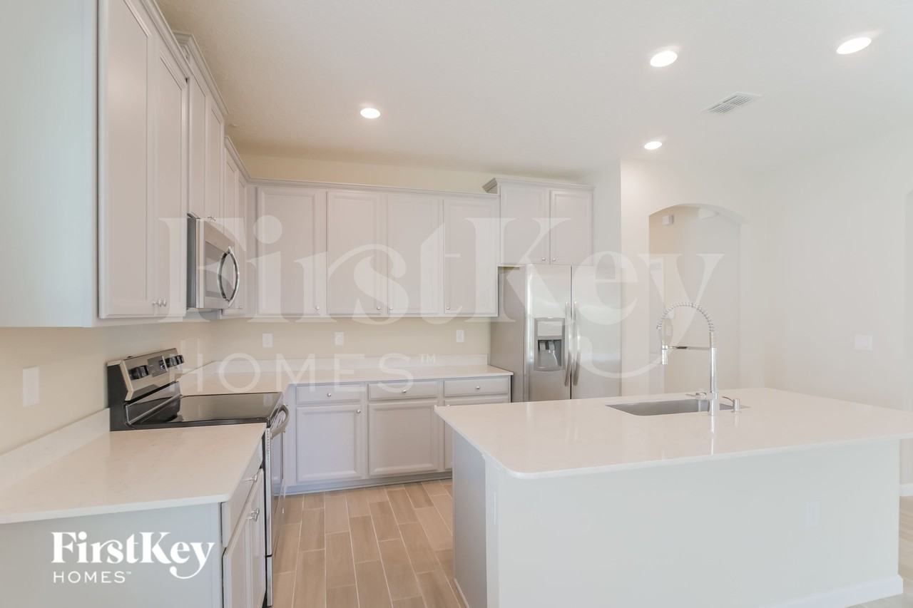 332 Stone Arbor Ln - Photo 6 of 17