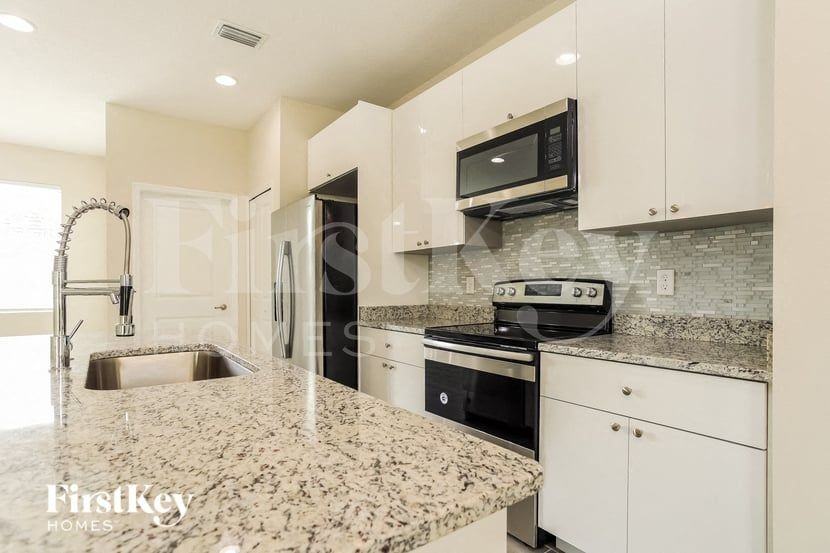 601 Dunlin Ln - Photo 5 of 12