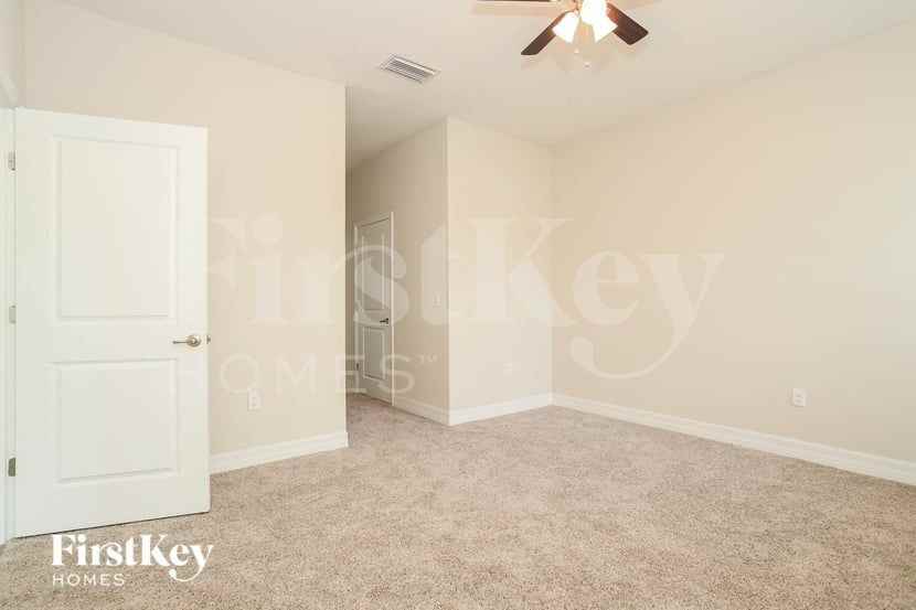 601 Dunlin Ln - Photo 6 of 12