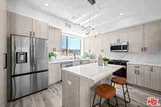 1959 Preuss Rd - Photo 6 of 8