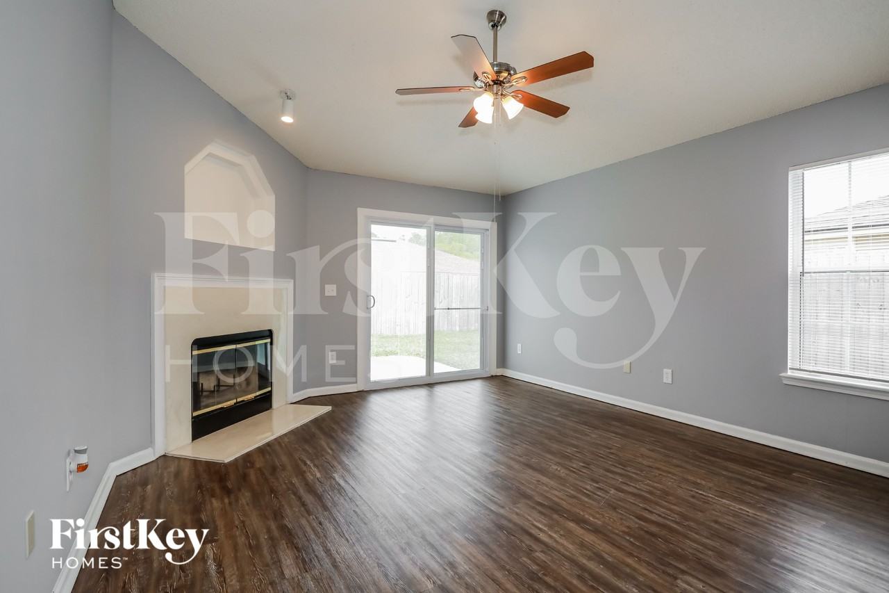 2942 Biloxi Trl - Photo 3 of 16