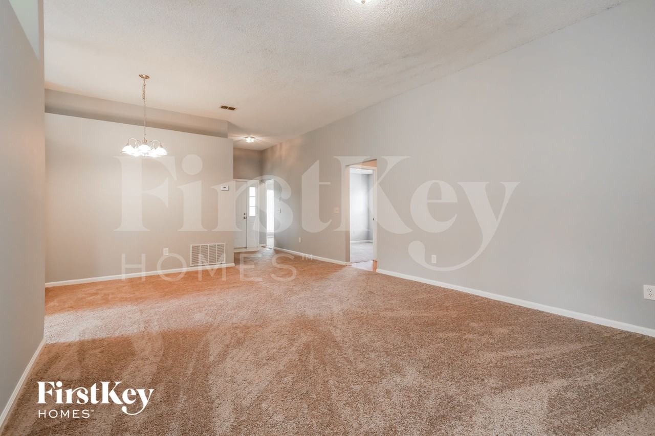 2942 Biloxi Trl - Photo 5 of 16