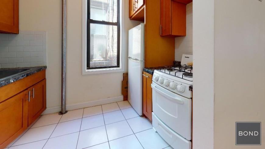 228 E 36th St - Photo 2 of 5