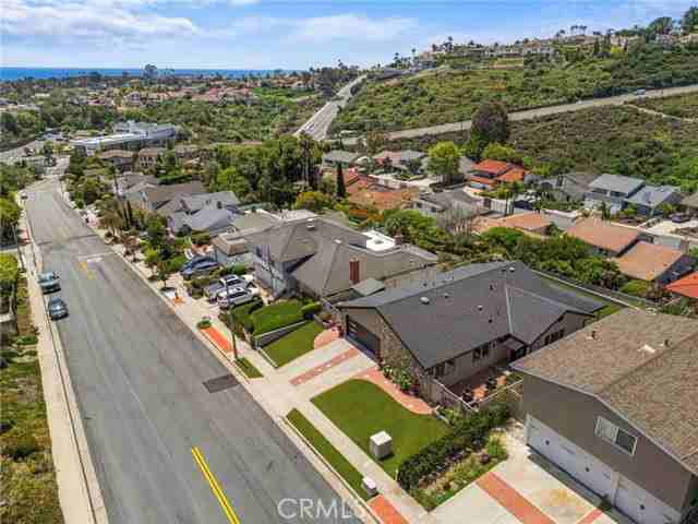 33331 Ocean Hill Dr - Photo 2 of 8