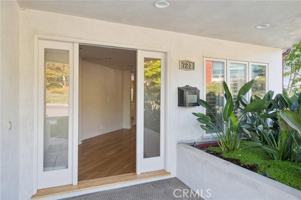 featured image of 721 Marigold Ave