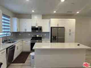 2957 W Lincoln Ave #5 - Photo 7 of 8