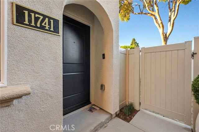 11741 Rose Dr - Photo 3 of 8