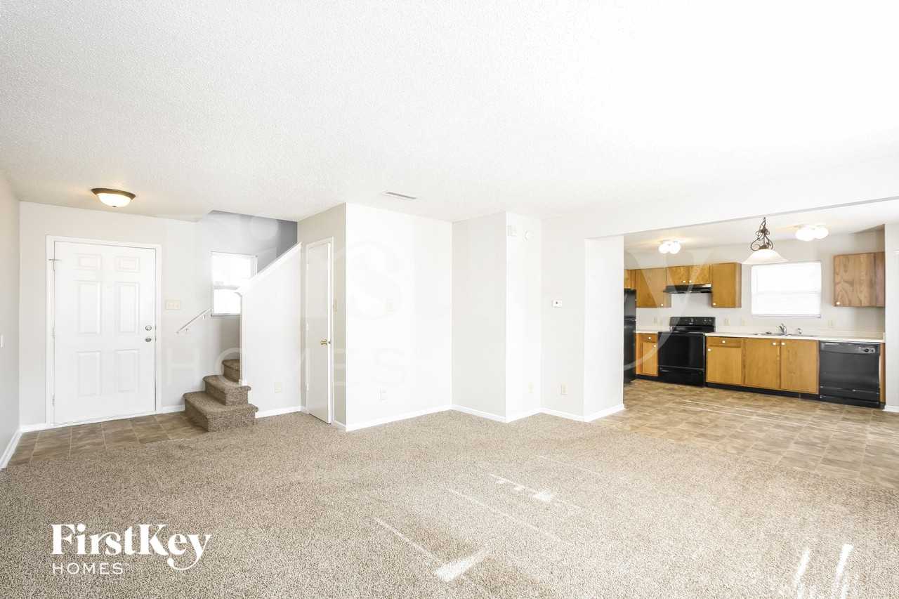 6321 Monteo Dr - Photo 3 of 15