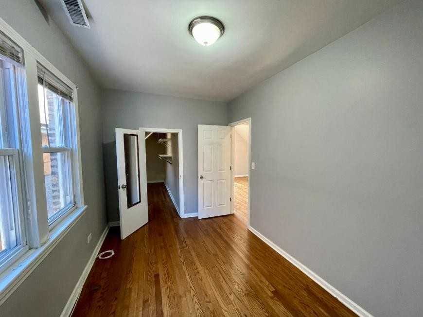 4139 N Western Ave - Photo 5 of 10