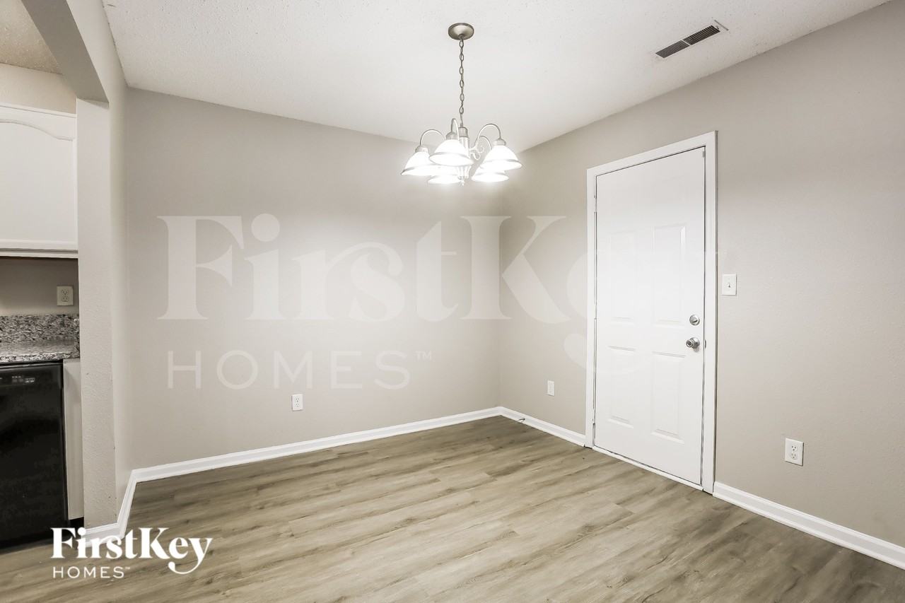 563 Bridgestone Dr - Photo 5 of 19