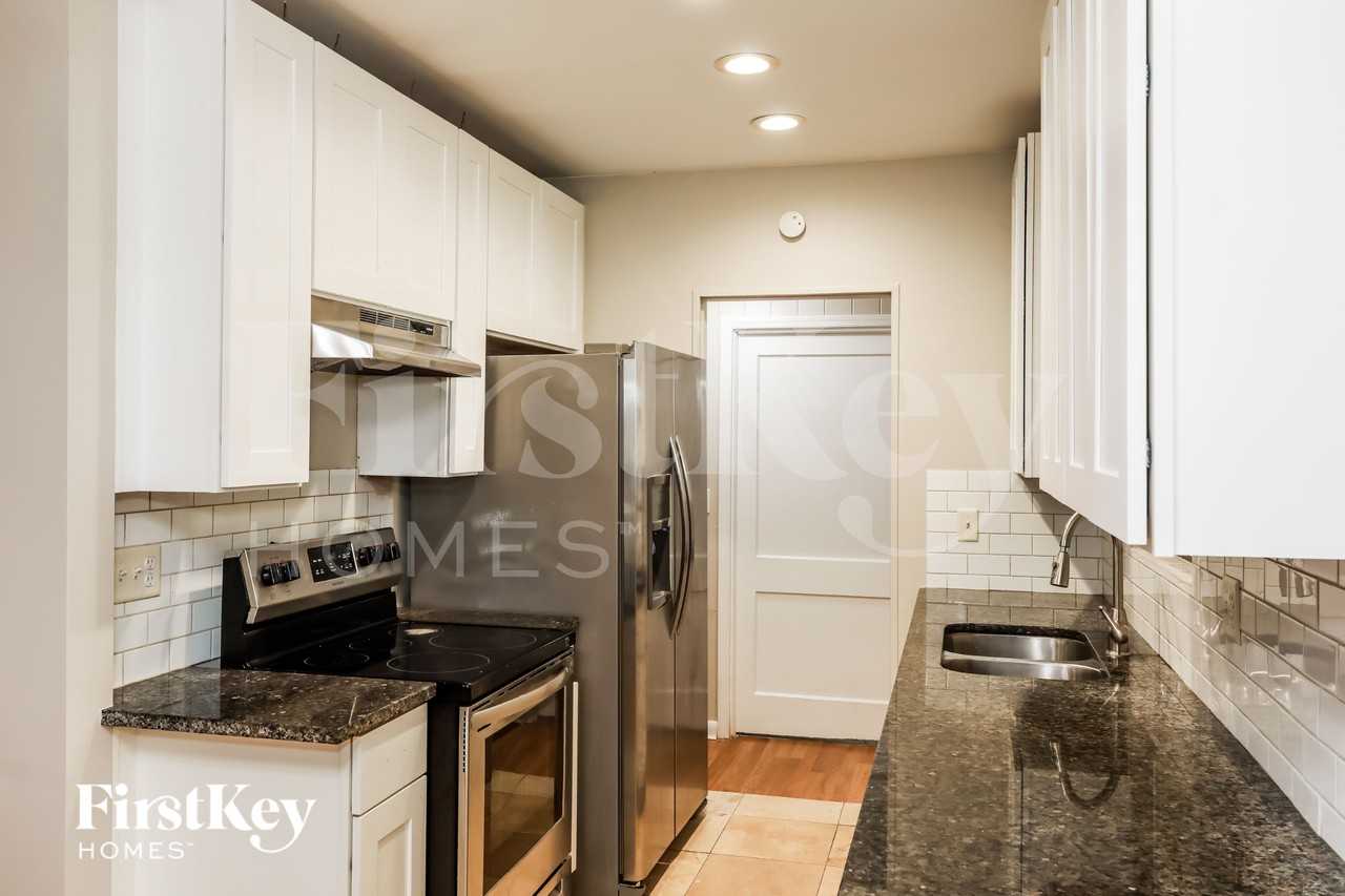 5510 Graywood Rd - Photo 6 of 16